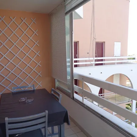 Апартаменты 1 Chambre, Parking Et Piscine