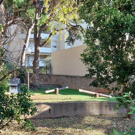 1 Chambre, Parking Et Piscine * Sète