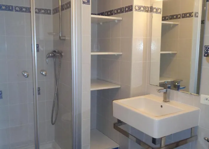 Lägenhet 1 Chambre, Parking Et Piscine Sète